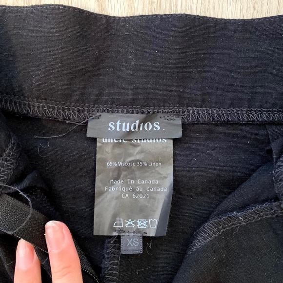 [ON HOLD] UNCLE STUDIOS Linen bloomers in black - Picture 5 of 5